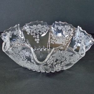 Viking New Martinsville Cake Plate Meadow Wreath Etching Clear Crystal 1926-1944